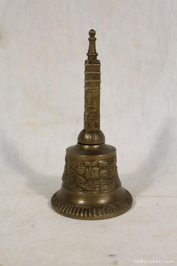 Antig&uuml;edades: campana de mano en bronce - Foto 2
