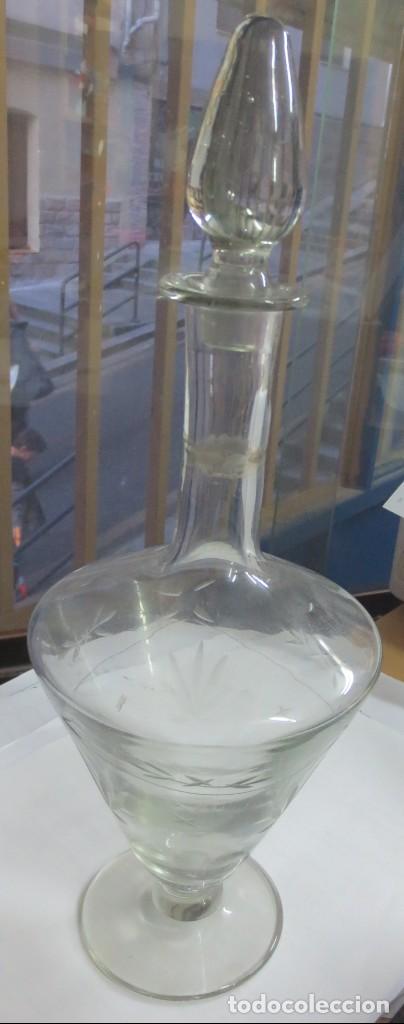 Antig&uuml;edades: BOTELLA DE CRISTAL TALLADO CON TAP&Oacute;N A&Ntilde;OS 60