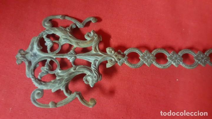 Antig&uuml;edades: PIEZA DE LAT&Oacute;N DECORATIVA. - Foto 2
