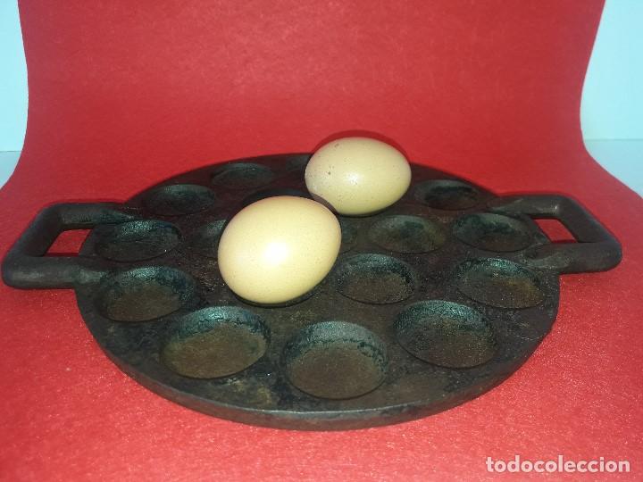 Antig&uuml;edades: PLANCHA COCEDOR DE HUEVOS - Foto 1