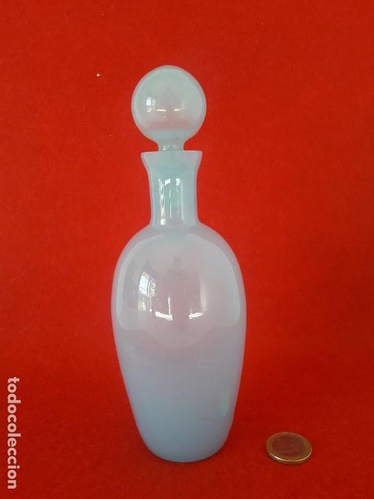 Antig&uuml;edades: BOTELLA OPALINA AZUL - Foto 1