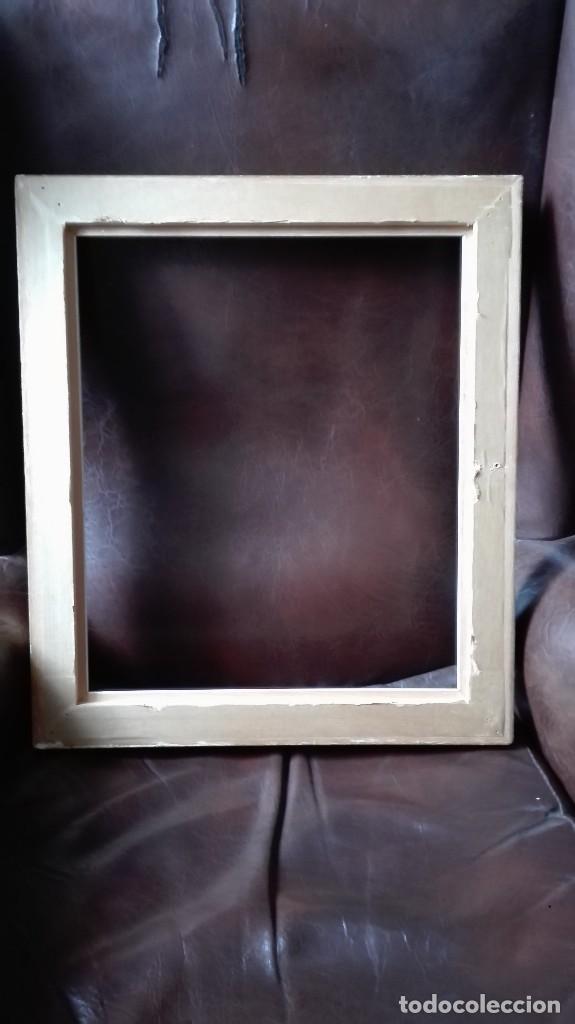 Antig&uuml;edades: Marco de madera dorado con ribete negro y blanco - Foto 4
