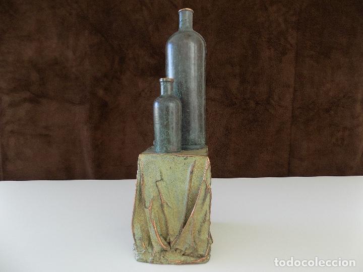 Oggetti Antichi: ESCULTURA CON DOS BOTELLAS. NUEVA, A ESTRENAR!