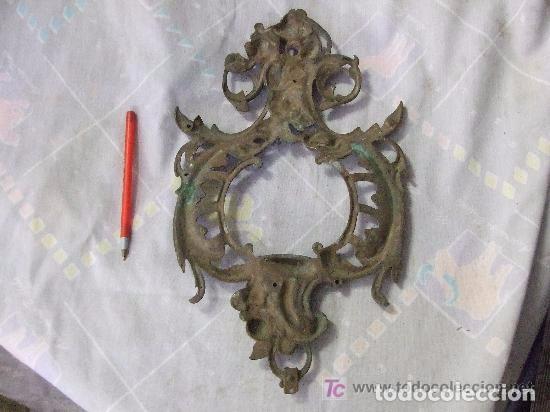 Antig&uuml;edades: ANTIGUO MARCO DE BRONCE FUNDIDO - Foto 2