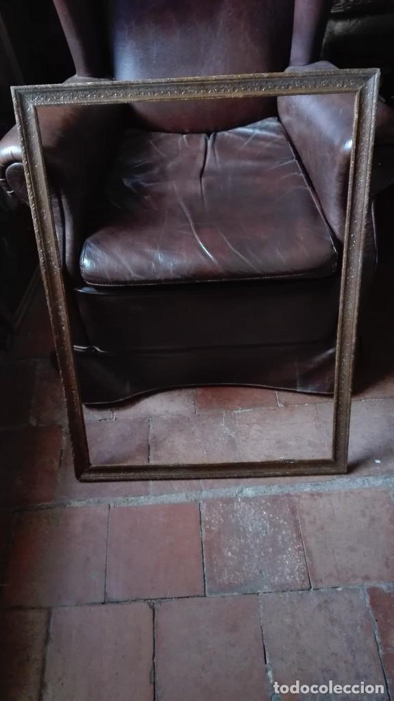 Antig&uuml;edades: marco de madera siglo 19 con greca en estuco - Foto 1