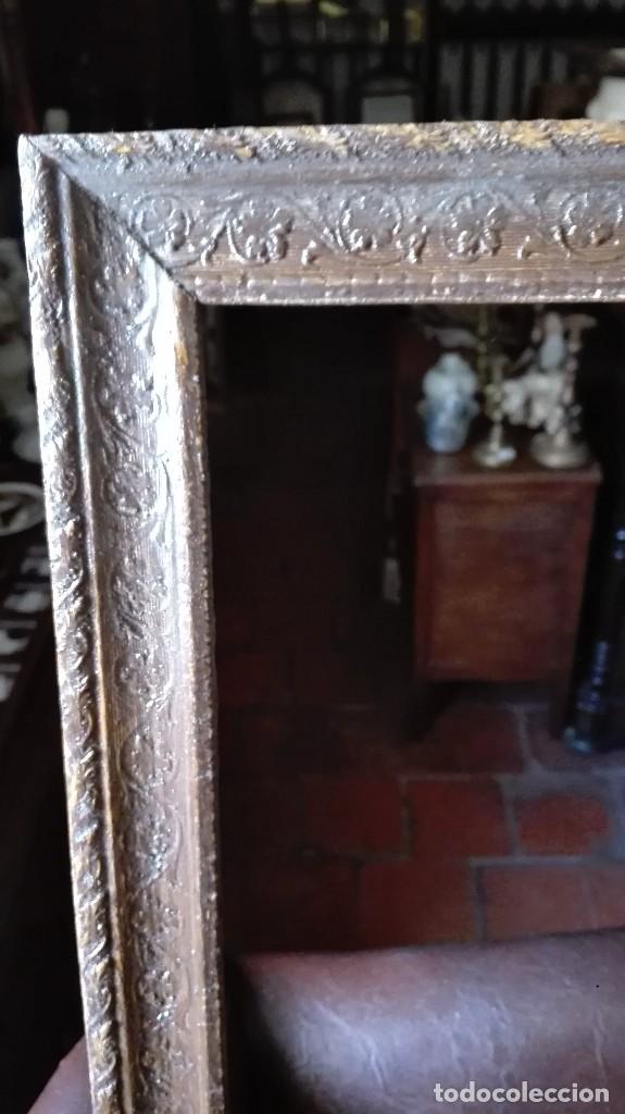 Antig&uuml;edades: marco de madera siglo 19 con greca en estuco - Foto 2