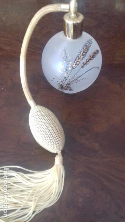 Antig&uuml;edades: ANTIGUO PERFUMERO DE CRISTAL PINTADO.