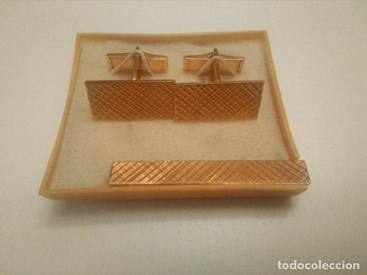 Antig&uuml;edades: Juego de Gemelos y Pisacorbata. - Foto 1