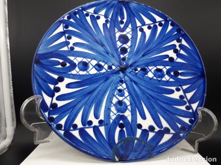 Antig&uuml;edades: Plato ceramica azul - Foto 1