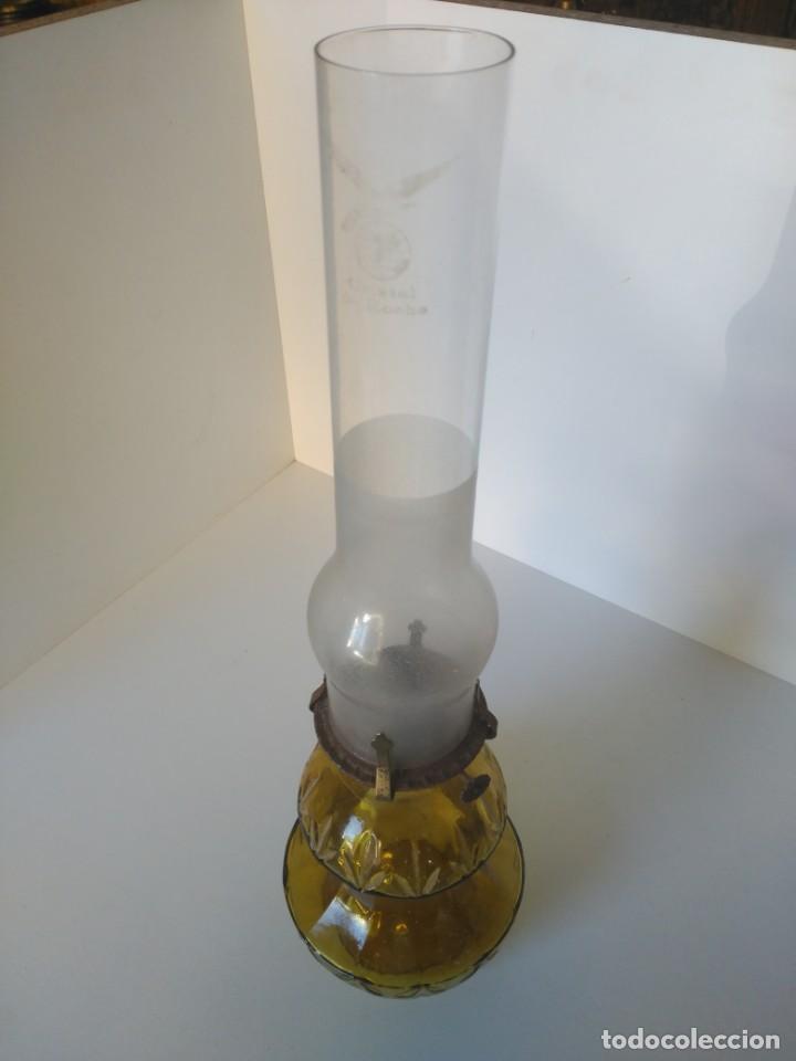 Antig&uuml;edades: Antiguo quinqu&eacute; con cristal de roche - Foto 2