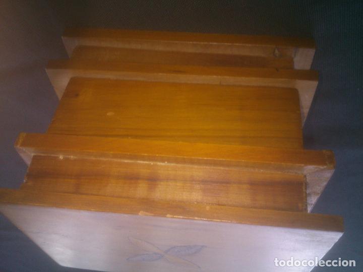 Antig&uuml;edades: BONITA Y TRABAJADA CAJA EN MADERA - Foto 4