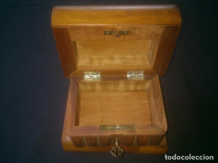 Antig&uuml;edades: BONITA Y TRABAJADA CAJA EN MADERA - Foto 5