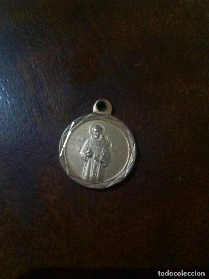 Antig&uuml;edades: Medalla de San Francisco. - Foto 1