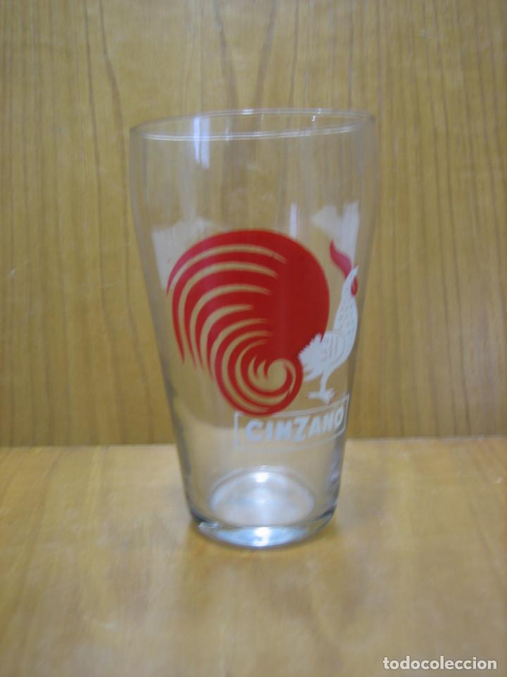 Antig&uuml;edades: Antiguo vaso de bebida Cinzano - Foto 3