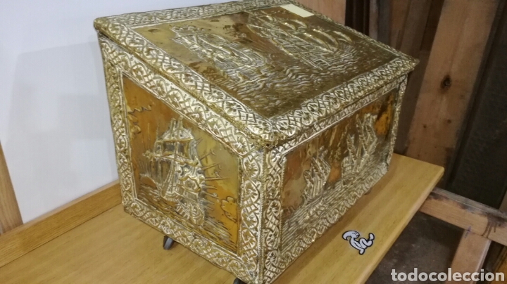 Antigüedades: Caja zapatera dorada de metal - Foto 2 - 144244205