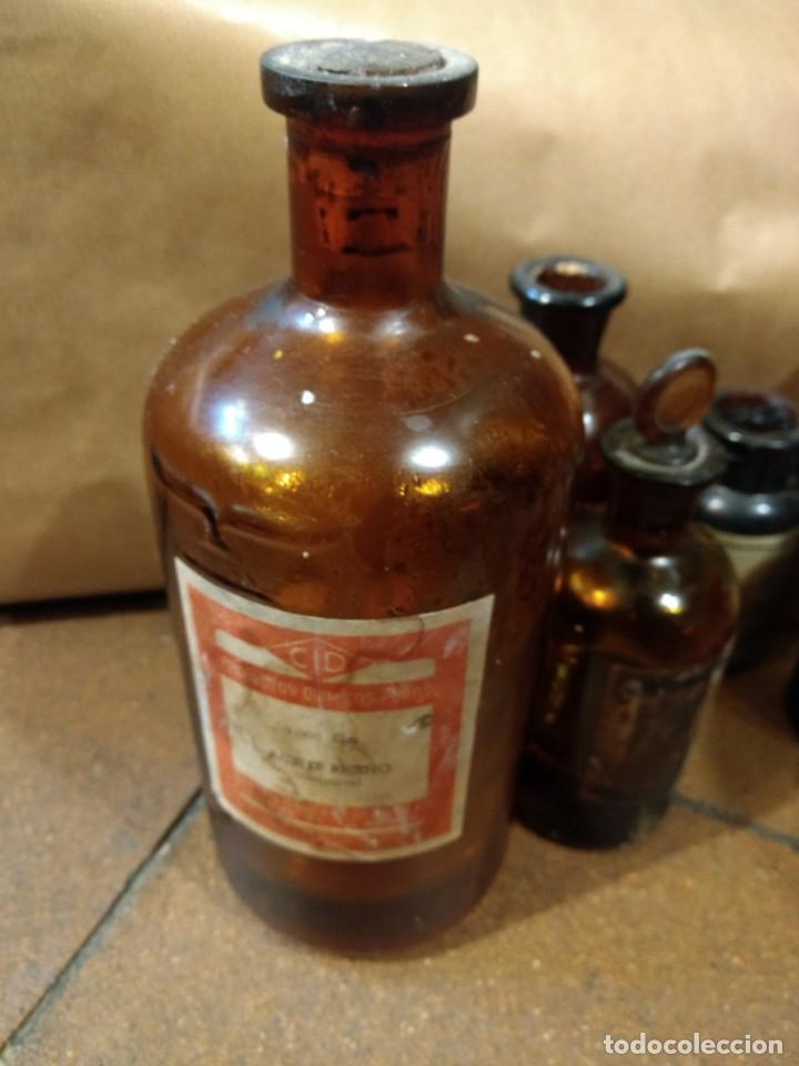 Antigüedades: Lote de 12 frascos antiguos de Farmacia Aceite de Ricino, enebro, Ictiol, Laboratorios J. Navarro .. - Foto 2 - 144381114