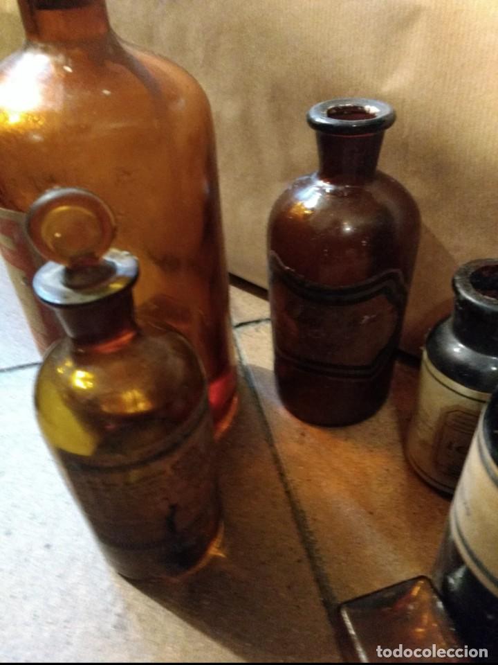 Antigüedades: Lote de 12 frascos antiguos de Farmacia Aceite de Ricino, enebro, Ictiol, Laboratorios J. Navarro .. - Foto 4 - 144381114