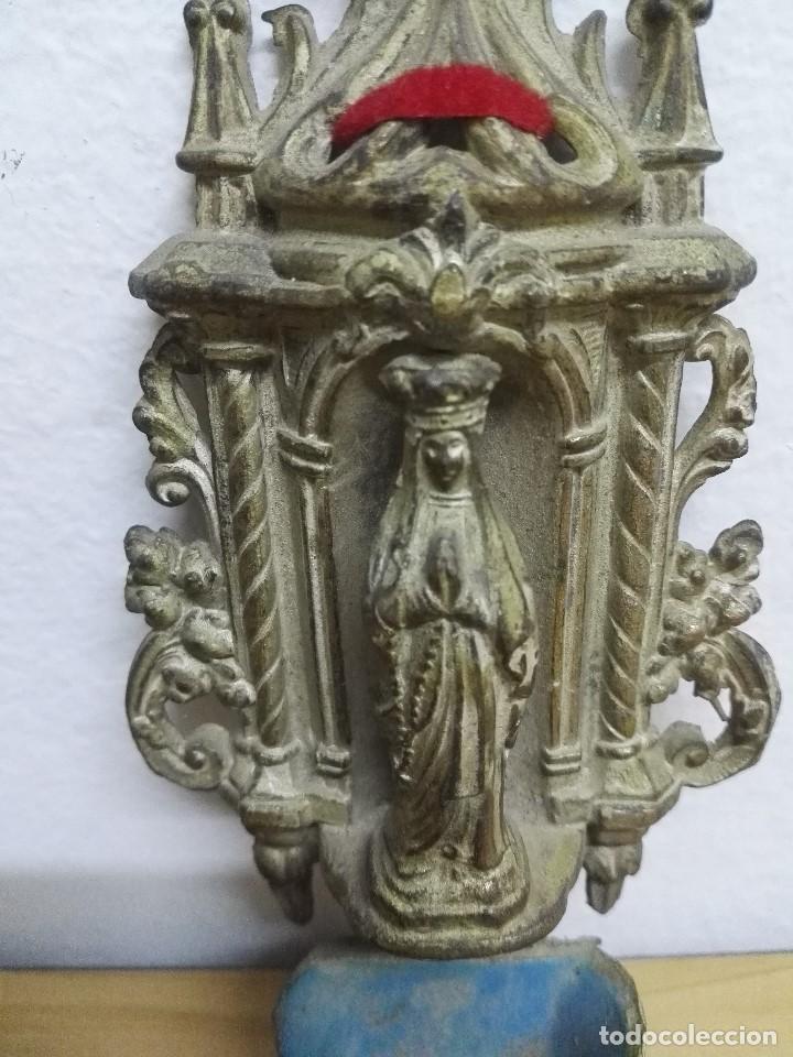 Antig&uuml;edades: Pila Benditera de metal dedicada a la virgen - Foto 2