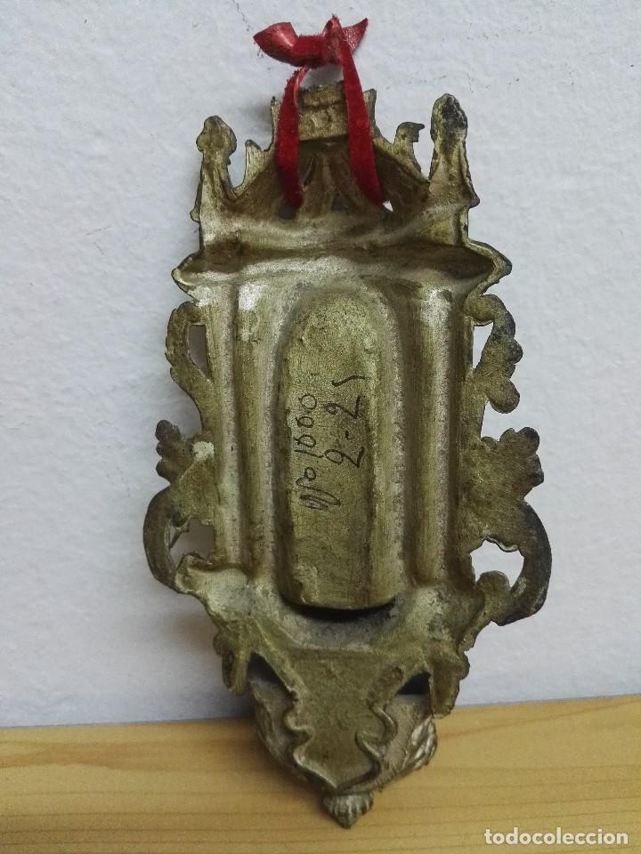 Antig&uuml;edades: Pila Benditera de metal dedicada a la virgen - Foto 3