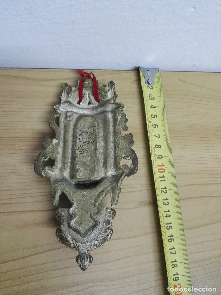Antig&uuml;edades: Pila Benditera de metal dedicada a la virgen - Foto 4
