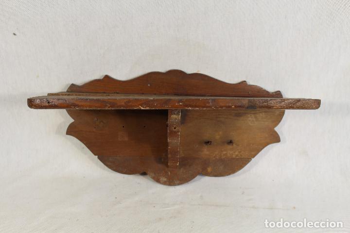 Antig&uuml;edades: mensula - repisa antigua de madera - Foto 1