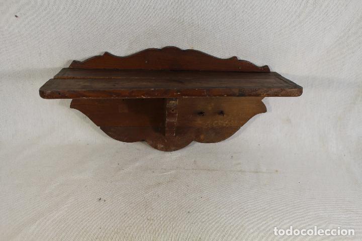 Antig&uuml;edades: mensula - repisa antigua de madera - Foto 4