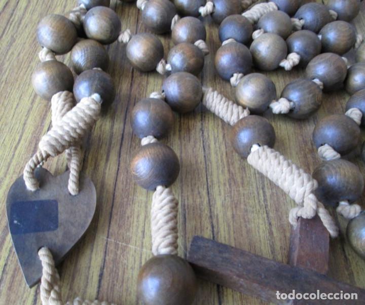 Antig&uuml;edades: ROSARIO de madera - Foto 2