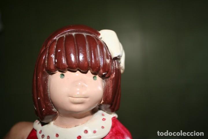 Antig&uuml;edades: figura de ni&ntilde;a sentada - Foto 7