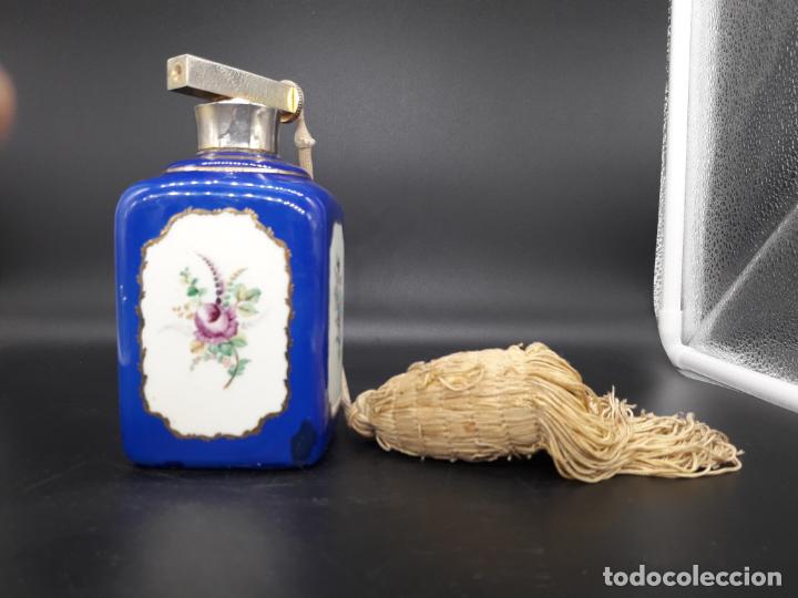 Antig&uuml;edades: Perfumero de porcelana - Foto 1
