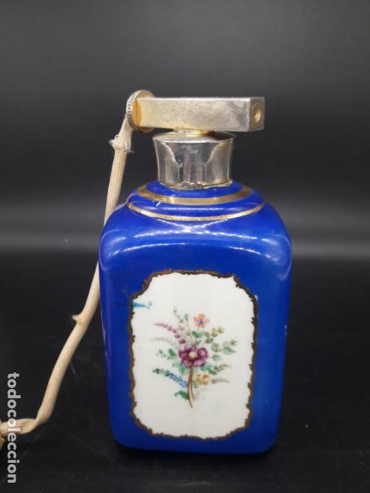 Antig&uuml;edades: Perfumero de porcelana - Foto 4