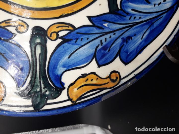 Antig&uuml;edades: Plato de cer&aacute;mica decorado - Foto 3