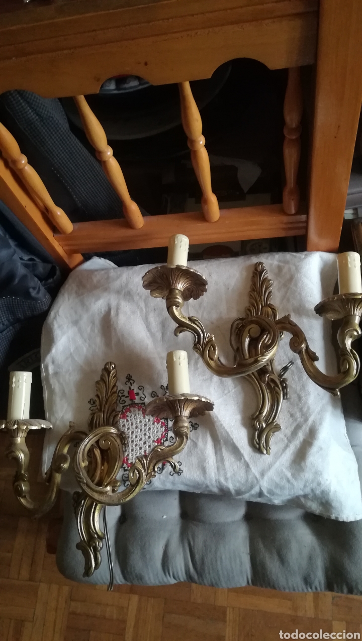 Antig&uuml;edades: Antigua pareja de apliques de bronce - Foto 1