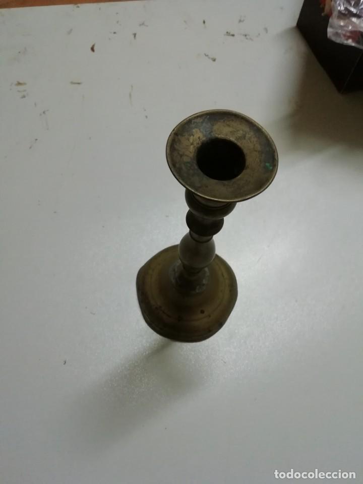Antig&uuml;edades: Candelabro de bronce - Foto 1