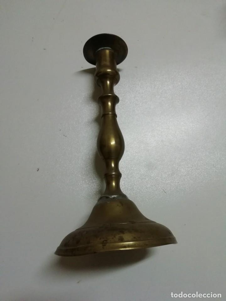 Antig&uuml;edades: Candelabro de bronce - Foto 2