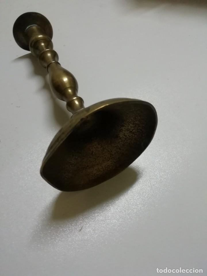 Antig&uuml;edades: Candelabro de bronce - Foto 3