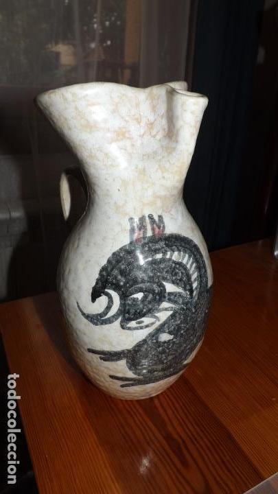 Antig&uuml;edades: Jarra de ceramica toledana - Foto 1