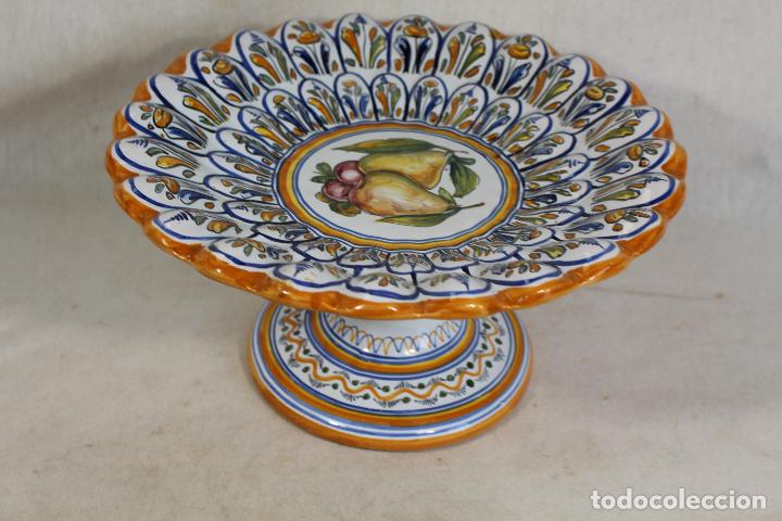 Antig&uuml;edades: frutero en ceramica de talavera - Foto 3