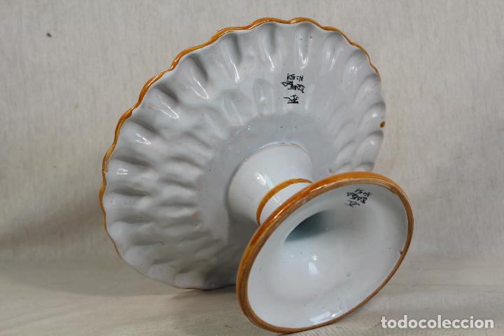 Antig&uuml;edades: frutero en ceramica de talavera - Foto 4