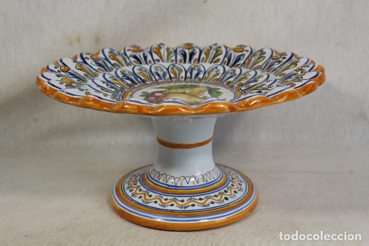 Antig&uuml;edades: frutero en ceramica de talavera - Foto 5
