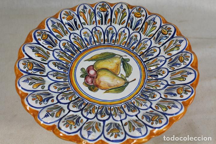 Antig&uuml;edades: frutero en ceramica de talavera - Foto 6