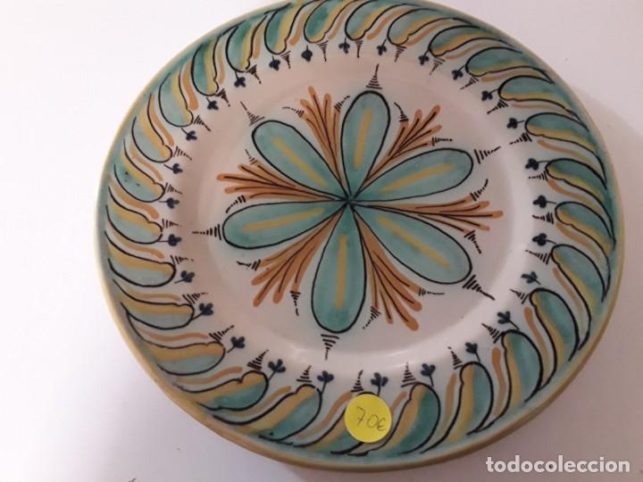 Antig&uuml;edades: Plato de cer&aacute;mica de Talavera - Foto 1