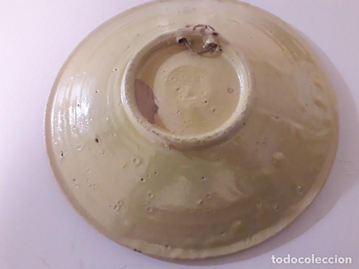 Antig&uuml;edades: Plato de cer&aacute;mica de Talavera - Foto 4