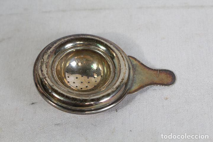 Antig&uuml;edades: colador de t&eacute; en alpaca - Foto 1