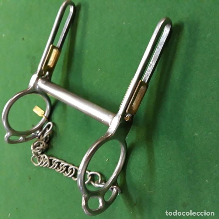 Antig&uuml;edades: Bocado para caballo de accion progresiva mediante muelles. - Foto 2