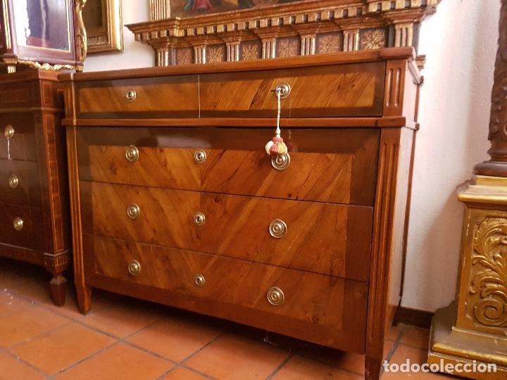 Antig&uuml;edades: Comoda, cajonera Carlos IV - Foto 1