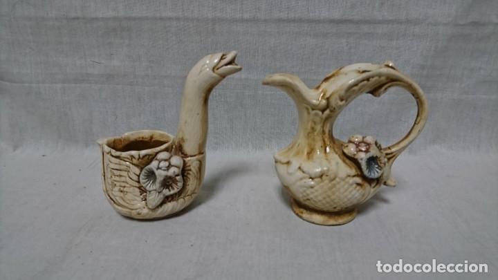 Antig&uuml;edades: PAREJA DE PEQUE&Ntilde;AS JARRAS CAPODIMONTE - Foto 1