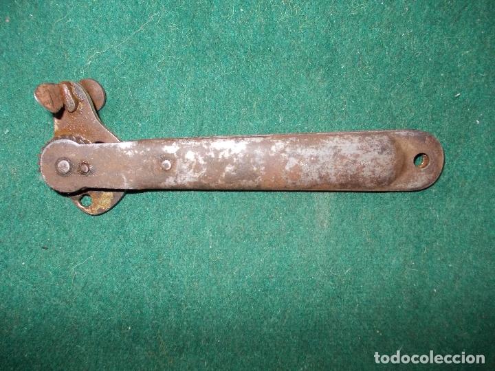Antig&uuml;edades: ABRELATAS ANTIGUO ELMA - Foto 2