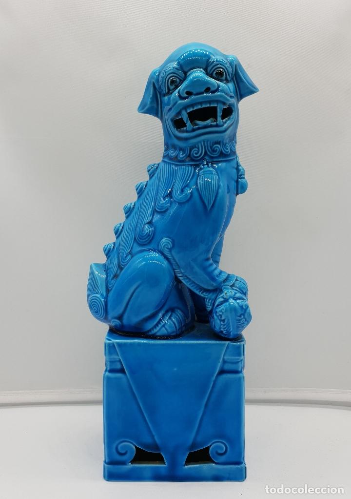 escultura antigua de león o perro fu protector - Buy Antique porcelain and  ceramics from China on todocoleccion