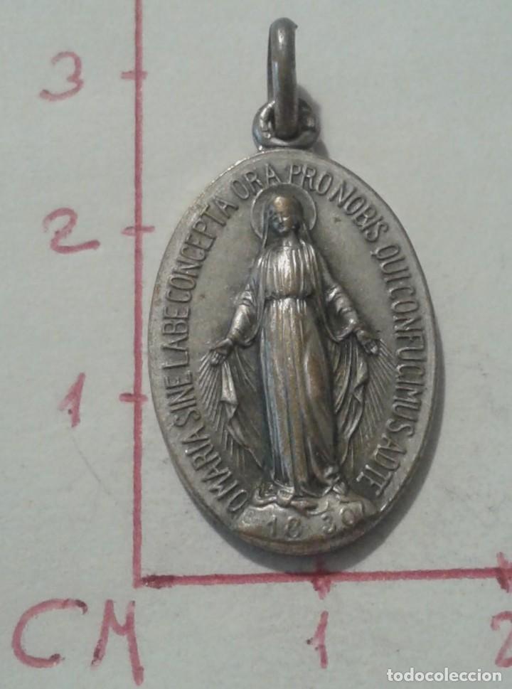 Antig&uuml;edades: MEDALLA RELIGIOSA. VIRGEN MAR&Iacute;A - Foto 1