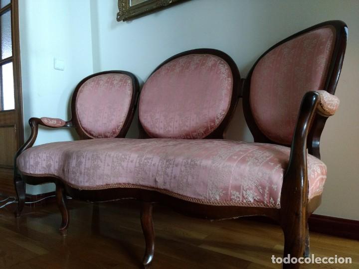 Antig&uuml;edades: Lote de Sill&oacute;n Isabelino y 4 Sillas - Foto 2